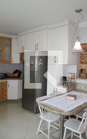 Casa à venda com 419m², 5 quartos e 6 vagasCozinha
