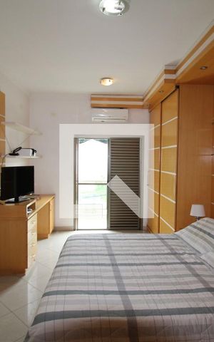 Casa à venda com 419m², 5 quartos e 6 vagasQuarto 2