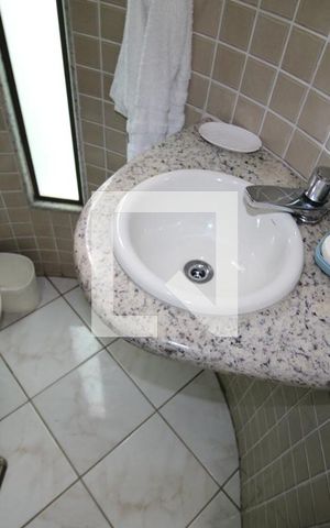 Casa à venda com 419m², 5 quartos e 6 vagasEdícula - Banheiro 1
