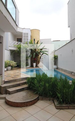 Casa à venda com 419m², 5 quartos e 6 vagasÁrea Comum