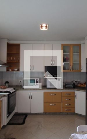 Casa à venda com 419m², 5 quartos e 6 vagasCozinha