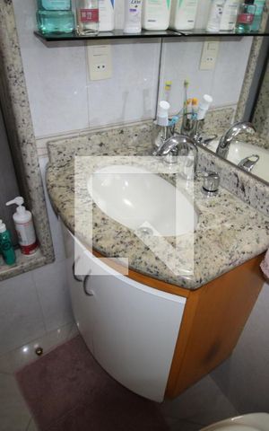 Casa à venda com 419m², 5 quartos e 6 vagasQuarto 3 - Banheiro