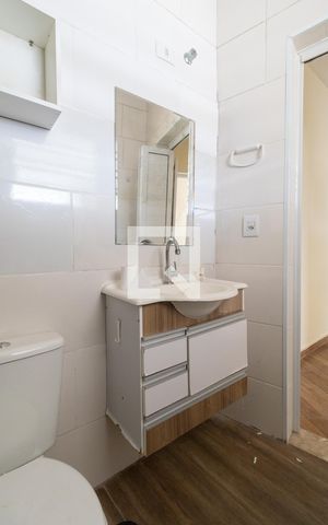 Casa à venda com 280m², 5 quartos e 3 vagas Casa à venda com 280m², 5 quartos e 3 vagasBanheiro Suíte