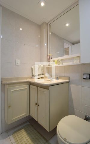 Apartamento para alugar com 74m², 2 quartos e sem vagaBanheiro Social