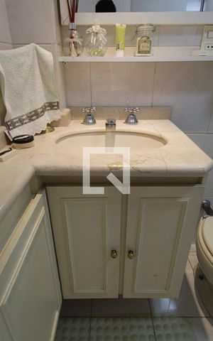 Apartamento para alugar com 74m², 2 quartos e sem vagaBanheiro Social