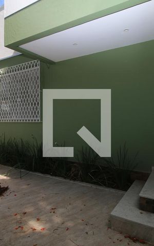 Casa à venda com 132m², 3 quartos e 1 vagaFachada interna - Garagem