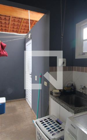 Casa à venda com 150m², 3 quartos e 2 vagasÁrea de Serviço