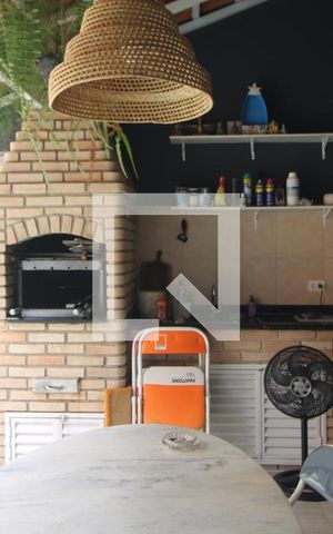 Casa à venda com 150m², 3 quartos e 2 vagasÁrea de Serviço