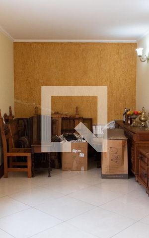 Casa à venda com 180m², 3 quartos e 4 vagas Casa à venda com 180m², 3 quartos e 4 vagasSALA