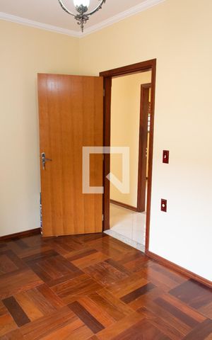 Casa à venda com 180m², 3 quartos e 4 vagas Casa à venda com 180m², 3 quartos e 4 vagasQUARTO 1