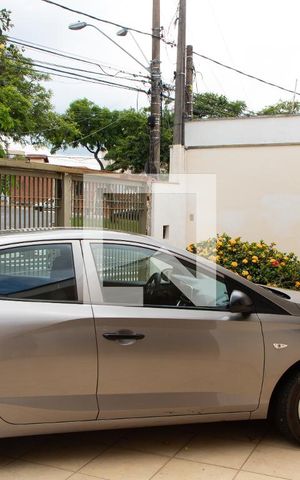 Casa à venda com 180m², 3 quartos e 4 vagas Casa à venda com 180m², 3 quartos e 4 vagasÁREA EXTERNA FRENTE
