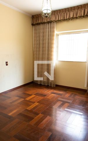 Casa à venda com 180m², 3 quartos e 4 vagas Casa à venda com 180m², 3 quartos e 4 vagasQUARTO 3
