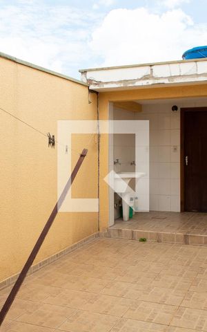 Casa à venda com 180m², 3 quartos e 4 vagas Casa à venda com 180m², 3 quartos e 4 vagasÁREA EXTERNA FUNDOS