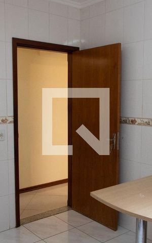 Casa à venda com 180m², 3 quartos e 4 vagas Casa à venda com 180m², 3 quartos e 4 vagasCOZINHA