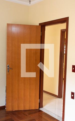Casa à venda com 180m², 3 quartos e 4 vagas Casa à venda com 180m², 3 quartos e 4 vagasQUARTO 1