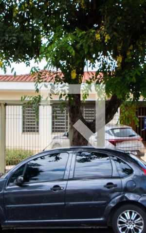 Casa à venda com 180m², 3 quartos e 4 vagas Casa à venda com 180m², 3 quartos e 4 vagasFACHADA