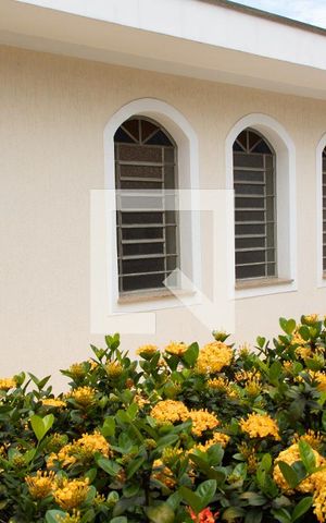 Casa à venda com 180m², 3 quartos e 4 vagas Casa à venda com 180m², 3 quartos e 4 vagasV