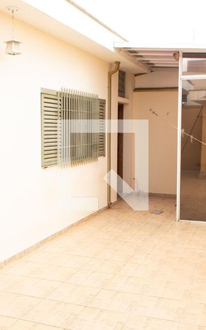 Casa à venda com 180m², 3 quartos e 4 vagas Casa à venda com 180m², 3 quartos e 4 vagasÁREA DE SERVIÇO