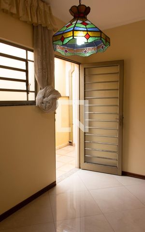 Casa à venda com 180m², 3 quartos e 4 vagas Casa à venda com 180m², 3 quartos e 4 vagasCOPA
