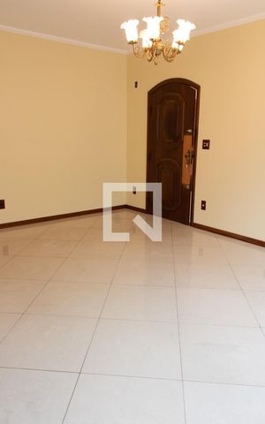Casa à venda com 180m², 3 quartos e 4 vagas Casa à venda com 180m², 3 quartos e 4 vagasSALA