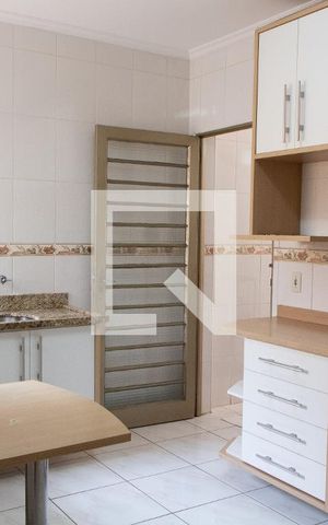 Casa à venda com 180m², 3 quartos e 4 vagas Casa à venda com 180m², 3 quartos e 4 vagasCOZINHA