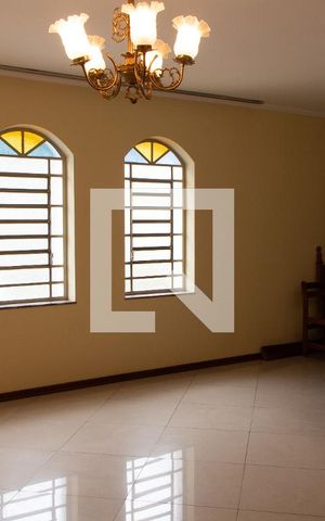 Casa à venda com 180m², 3 quartos e 4 vagas Casa à venda com 180m², 3 quartos e 4 vagasSALA