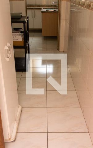 Casa à venda com 180m², 3 quartos e 4 vagas Casa à venda com 180m², 3 quartos e 4 vagasDISPENSA
