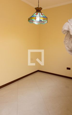Casa à venda com 180m², 3 quartos e 4 vagas Casa à venda com 180m², 3 quartos e 4 vagasCOPA