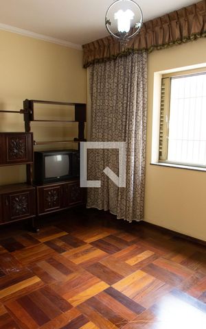 Casa à venda com 180m², 3 quartos e 4 vagas Casa à venda com 180m², 3 quartos e 4 vagasQUARTO 1