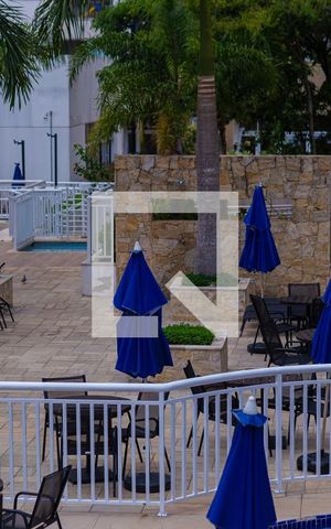 Apartamento à venda com 72m², 3 quartos e 1 vagaÁrea comum - Piscina