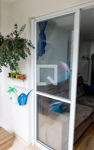 Apartamento à venda com 70m², 3 quartos e 2 vagas Apartamento à venda com 70m², 3 quartos e 2 vagasSacada