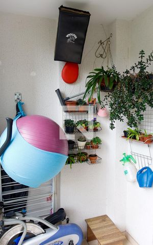 Apartamento à venda com 70m², 3 quartos e 2 vagas Apartamento à venda com 70m², 3 quartos e 2 vagasSacada
