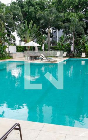 Apartamento à venda com 70m², 3 quartos e 2 vagas Apartamento à venda com 70m², 3 quartos e 2 vagasÁrea comum - Piscina