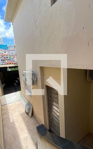 Casa à venda com 310m², 4 quartos e 2 vagas Casa à venda com 310m², 4 quartos e 2 vagasCorredor