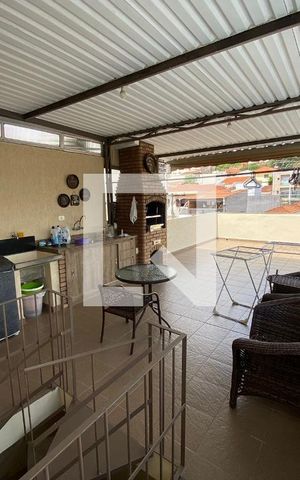Casa à venda com 310m², 4 quartos e 2 vagas Casa à venda com 310m², 4 quartos e 2 vagasChurrasqueira