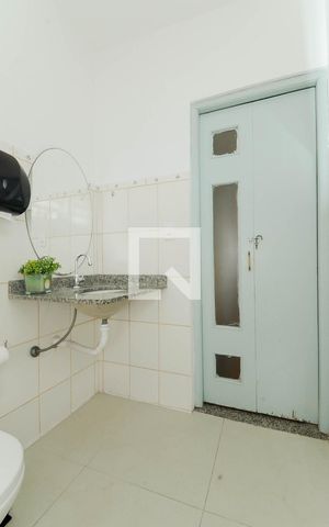 Casa à venda com 250m², 6 quartos e 2 vagasBanheiro do Quarto 6