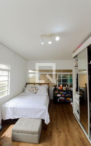 Casa à venda com 250m², 6 quartos e 2 vagasQuarto 3