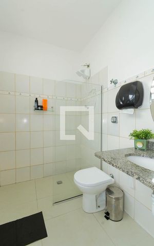 Casa à venda com 250m², 6 quartos e 2 vagasBanheiro do Quarto 6