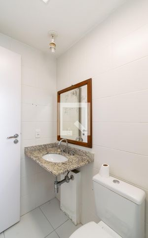 Apartamento à venda com 69m², 3 quartos e 1 vaga Apartamento à venda com 69m², 3 quartos e 1 vagaBanheiro da Suíte