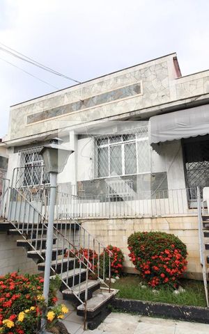 Casa para alugar com 255m², 3 quartos e 2 vagasFachada
