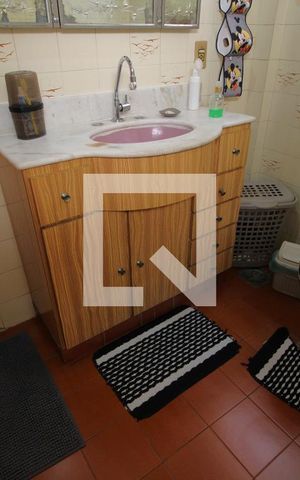 Casa para alugar com 255m², 3 quartos e 2 vagasBanheiro Social 1