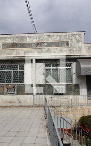 Casa para alugar com 255m², 3 quartos e 2 vagasFachada