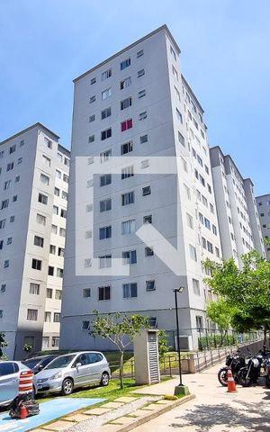 Apartamento à venda com 40m², 2 quartos e 1 vaga Apartamento à venda com 40m², 2 quartos e 1 vagaFachada