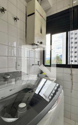 Apartamento à venda com 85m², 2 quartos e 1 vaga Apartamento à venda com 85m², 2 quartos e 1 vagaCozinha e Área de Serviço
