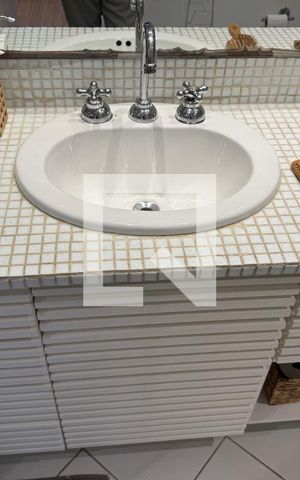 Apartamento à venda com 85m², 2 quartos e 1 vaga Apartamento à venda com 85m², 2 quartos e 1 vagaSuíte - Banheiro