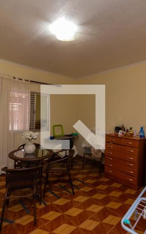 Casa à venda com 300m², 2 quartos e 3 vagas Casa à venda com 300m², 2 quartos e 3 vagasQuarto 2