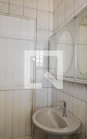 Casa para alugar com 250m², 3 quartos e 3 vagasBanheiro Social 2
