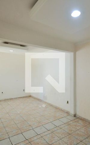 Casa para alugar com 250m², 3 quartos e 3 vagasSala