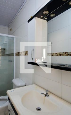 Casa para alugar com 250m², 3 quartos e 3 vagasBanheiro Social
