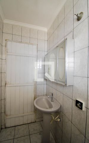Casa para alugar com 250m², 3 quartos e 3 vagasBanheiro Social 2